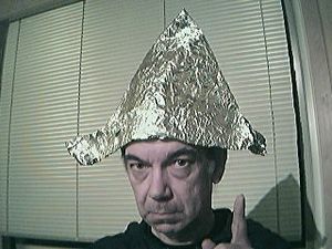 300px-Tin_foil_hat_2